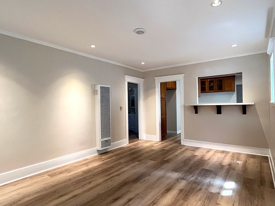 1st image of 2316 Cedar Ave #2316