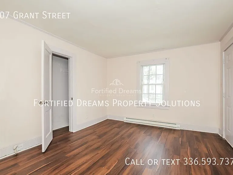 907 Grant St — Photo 6