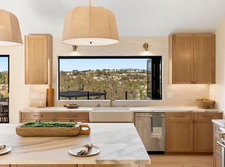 3920 Holly Brae Ln, Carlsbad, CA 92008