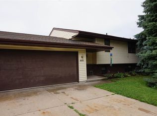 155 W 1st Ave, Appleton, WI 54911