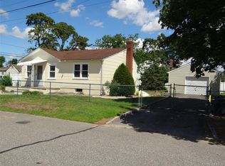 272 12th Ave, West Babylon, NY 11704