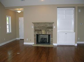 4th image of 3201 Amberley Dr
