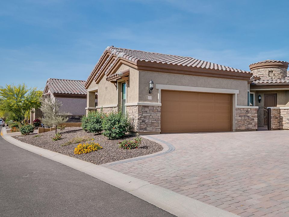 1st image of 2052 N 88th St
