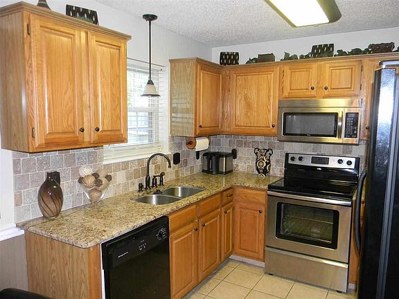 3rd image of 214 La Grange Dr