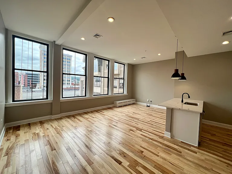 409 Lackawanna Ave #418 — Photo 3