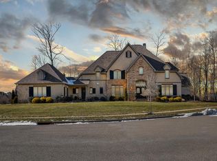 5038 Ravines Edge Ct, Powell, OH 43065