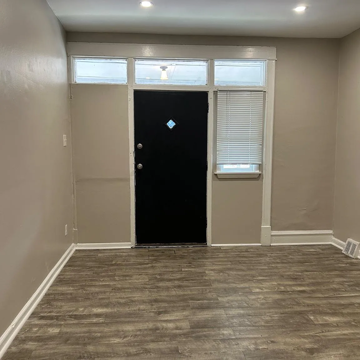 2 bed, 1.5 bath, 1212 sqft, $975 — Photo 4