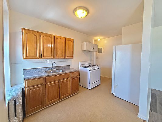 3rd image of 7402 17th Ave #4B