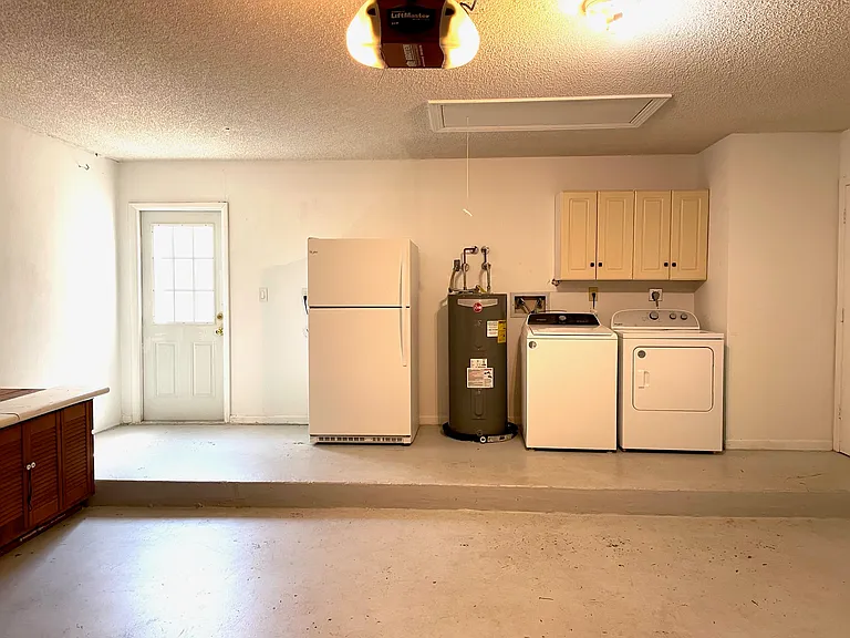 5851 Bristol Ln — Photo 15