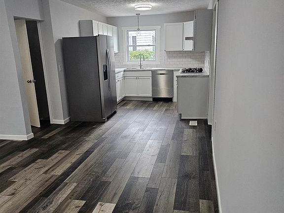 5th image of 2603 Tremper Ave