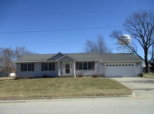 906 Oak St, Wilton, IA 52778