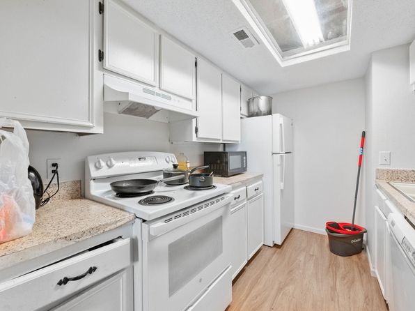 wichita-kansas-2062429182 picture