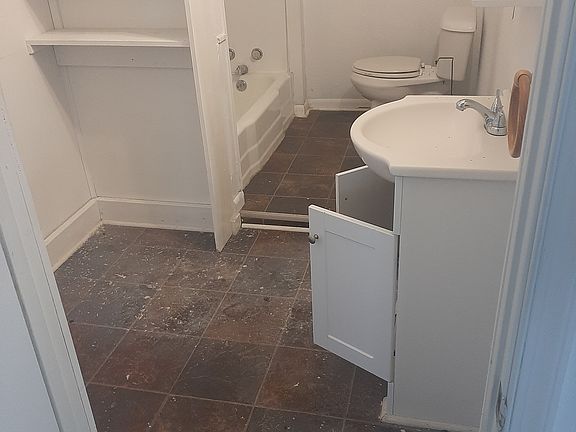 3rd image of 400 Broad St #1
