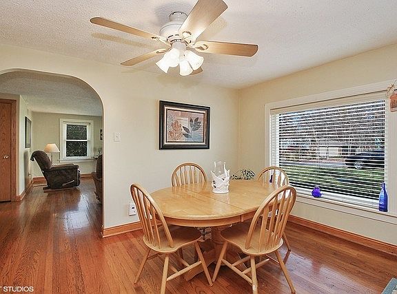 4th image of 20202 S Woodland Cir