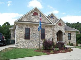 910 Falcon Run, New Albany, IN 47150