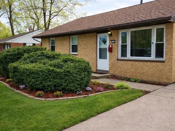 1505 Holly Hill Dr, Champaign, IL 61821