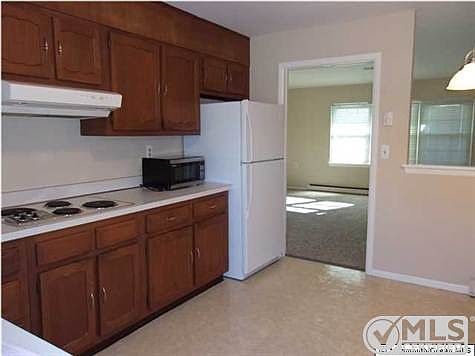 2nd image of 1256B Argyll Cir
