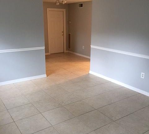 5th image of 1123 Elmwood St #F