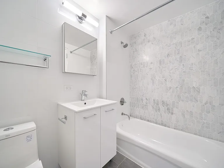 160 Riverside Blvd #14S — Photo 21