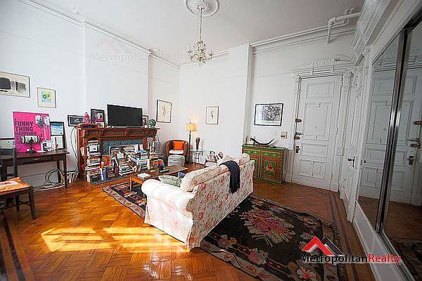 1st image of 924 President St APT 2R