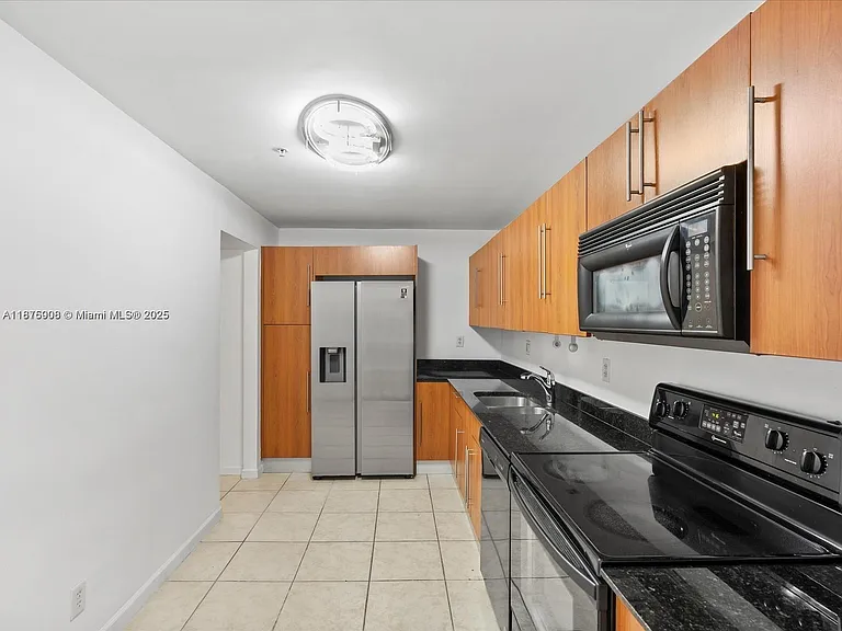 3000 S Ocean Dr — Photo 6