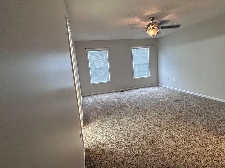 164 N Springview Dr — Photo 17