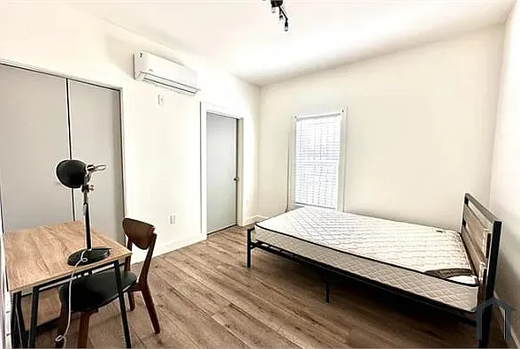 4 bed, $3,564 — Photo 4