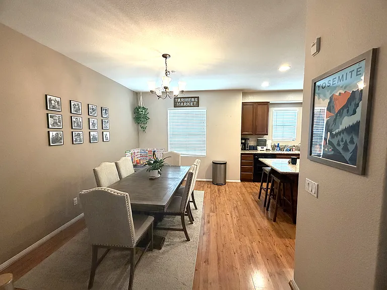 233 Marquette Ave — Photo 2