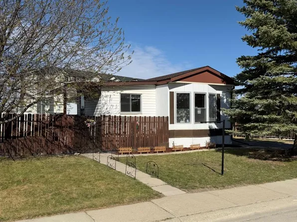 5302 E Birch Rd, Olds, AB T4H 1M2