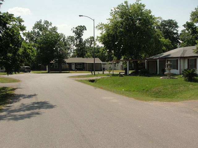 2nd image of 1210 Havner Ln