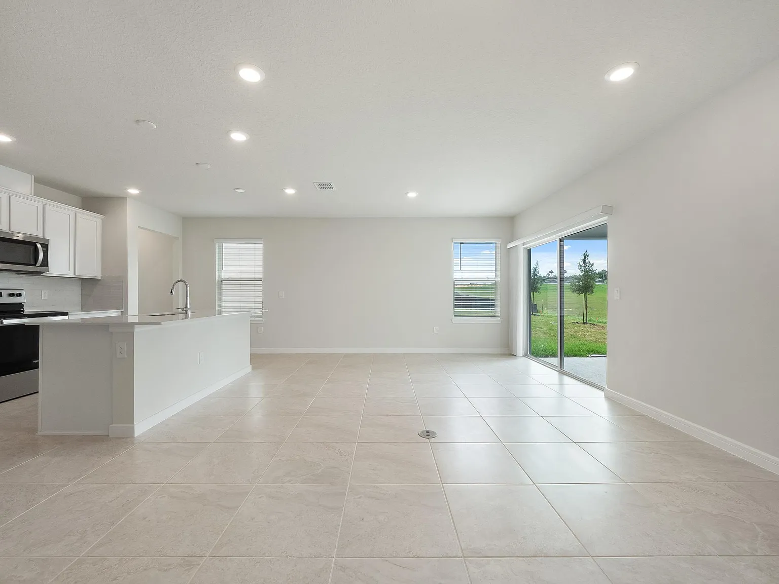 4 bed, 1580 sqft, $2,275 — Photo 2