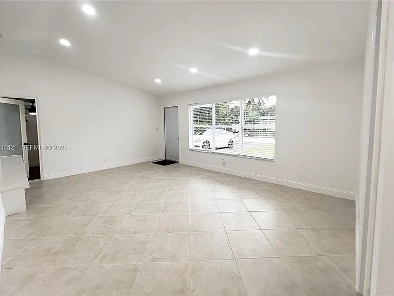 2679 NW 57th Ter — Photo 13
