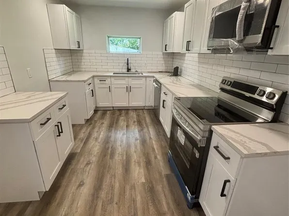 2416 Russell St, Houston, TX 77026