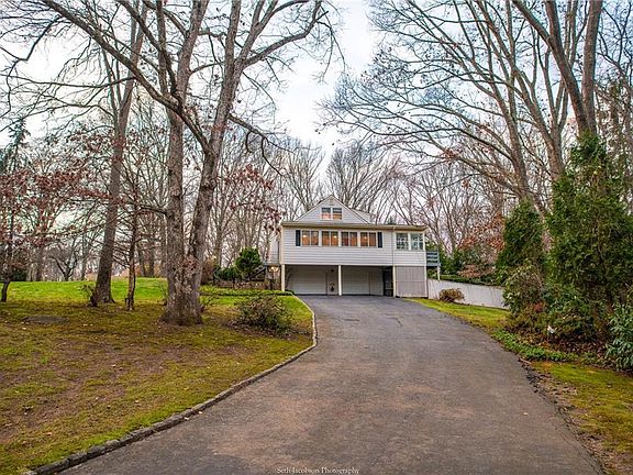3rd image of 201 Varnum Dr