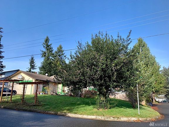 2nd image of 16608 NE 19th Pl