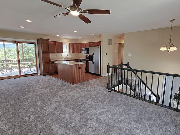 2nd image of 14 Blackford Cir