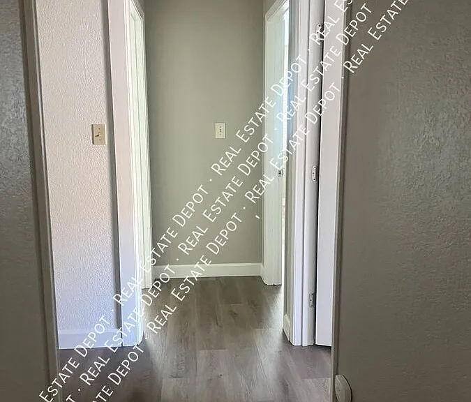 1152 Johnson Ct — Photo 12