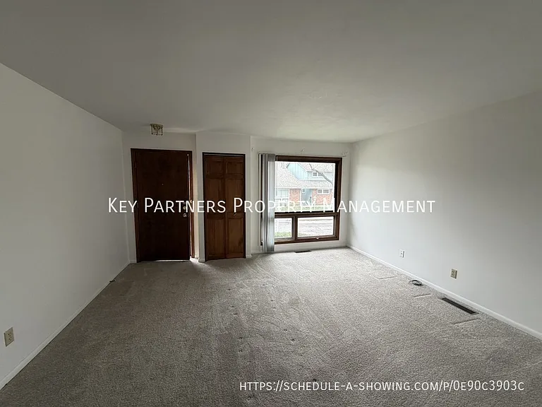 6524 W 51st St — Photo 2