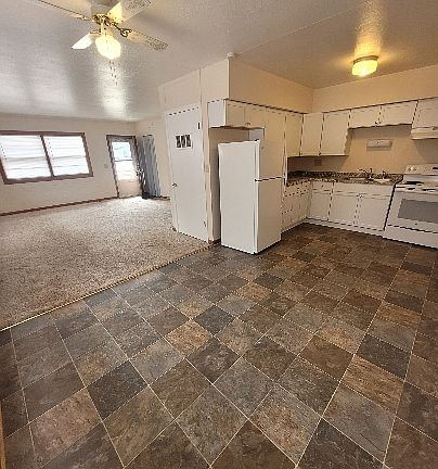 5th image of 1810 Main St APT 2
