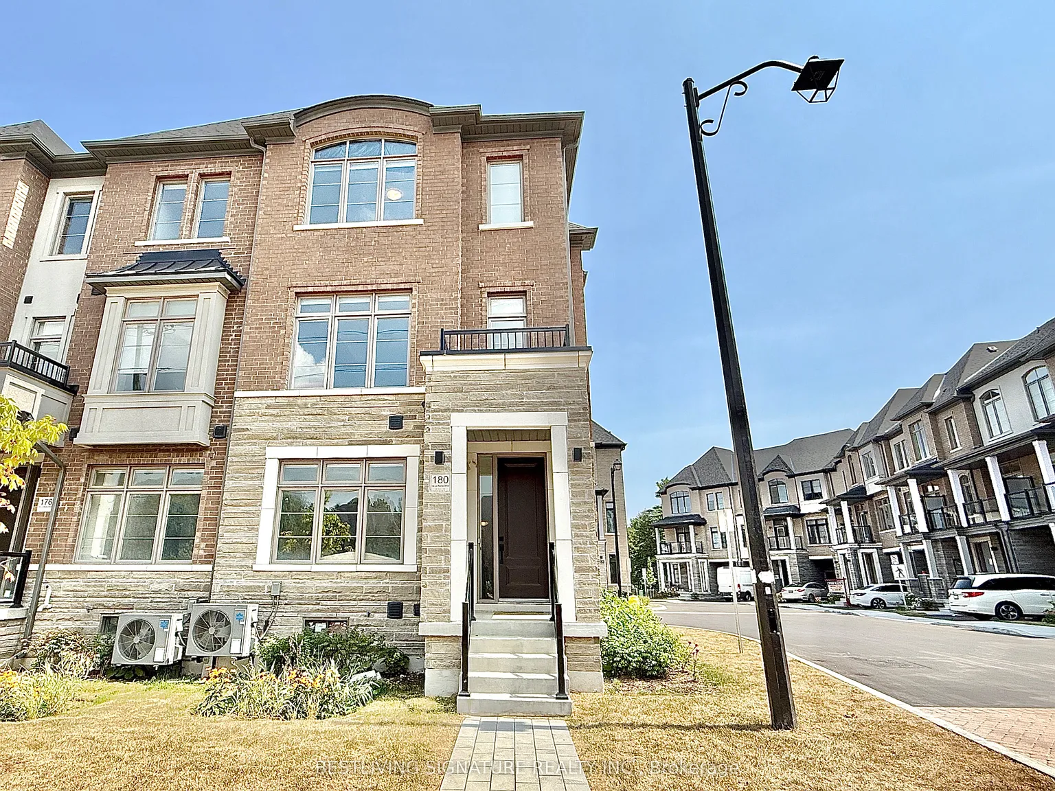 4 bed, $3,900 — Photo 2