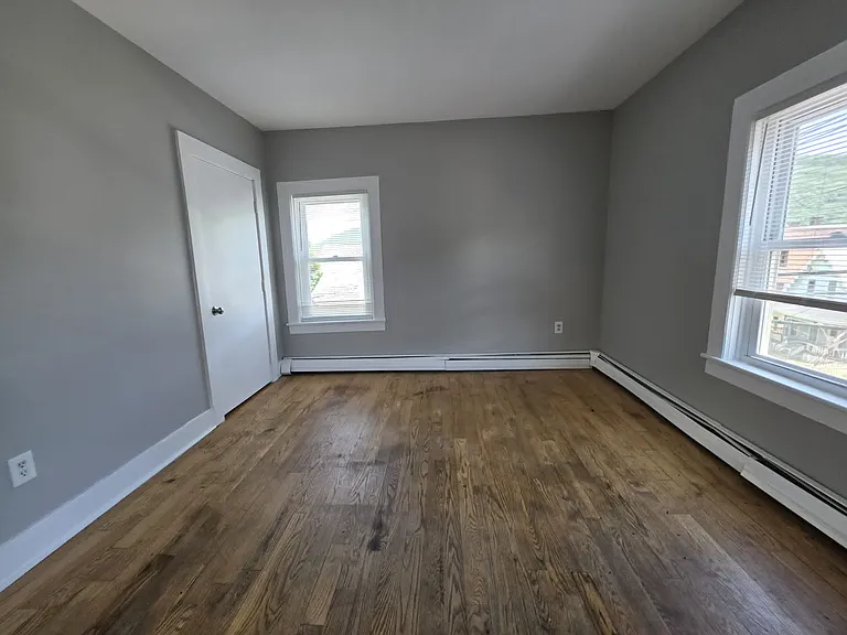 29 Canal St #7 — Photo 4