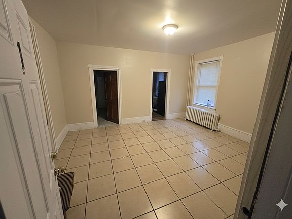 3rd image of 18 N Georgia Ave #1