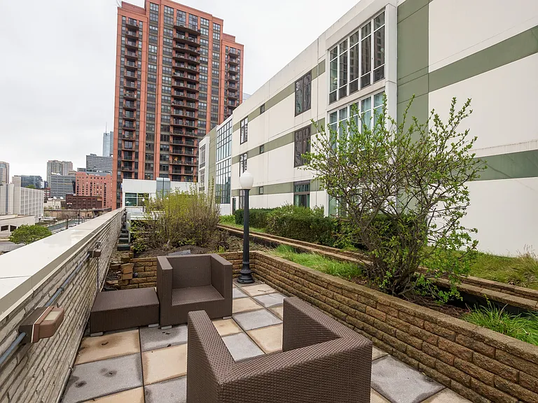 660 W Wayman St #204 — Photo 22