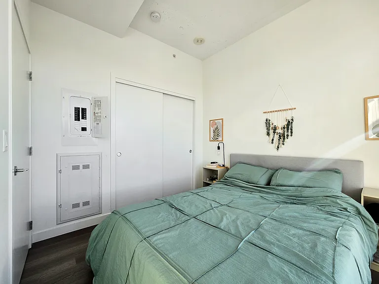 327 9a St NW #910 — Photo 11