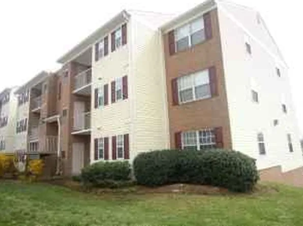 14807 Rydell Rd APT 204, Centreville, VA 20121