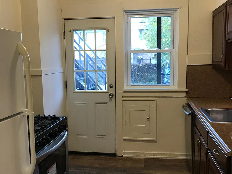 1174 Kenmore Ave #10 — Photo 9