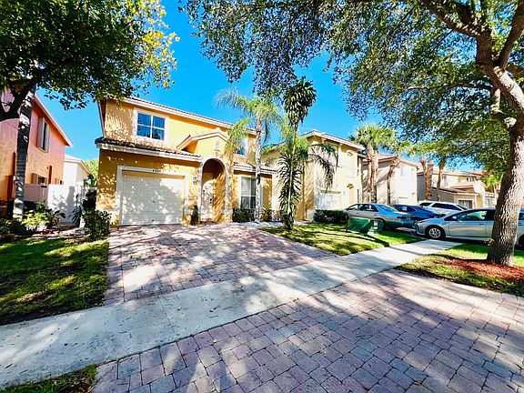 2nd image of 4320 Lake Lucerne Circle
