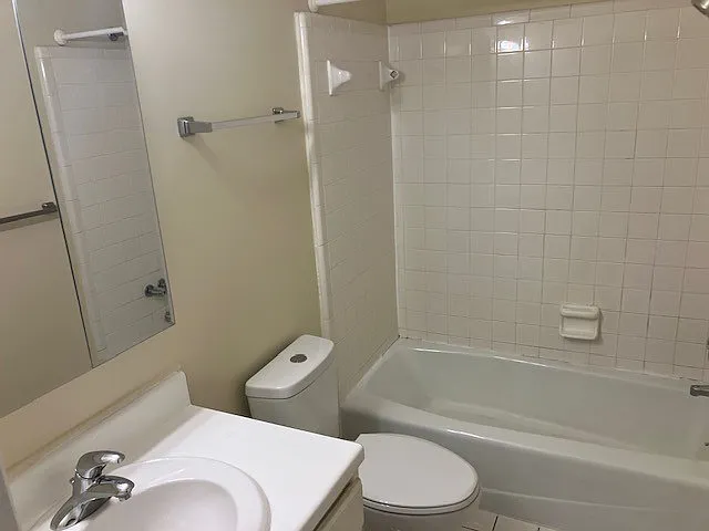 1012 Union St #4 — Photo 5