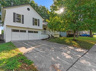 3813 NE Ellison Dr, Lees Summit, MO 64064