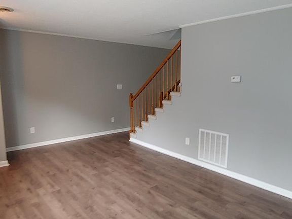3rd image of 154 Hendrix Dr